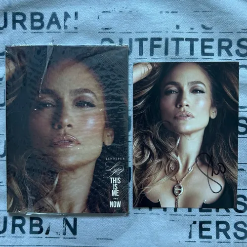 CD Jennifer Lopez - This Is Me?Now Autografado Aberto Importado Deluxe Version Zine