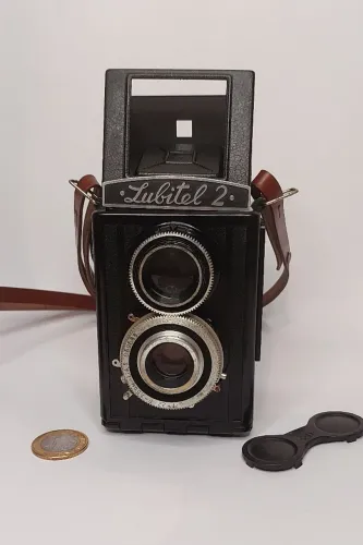CAMERA ANALOGICA LUBITEL2. Sovietica.