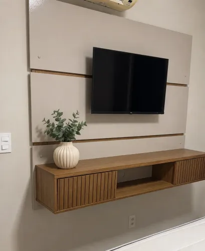 Rack suspenso suporta Tv de até 50 polegadas