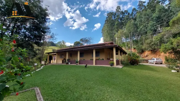 Chácara para Venda em Socorro, zona rural, 3 dormitórios, 1 suíte, 4 banheiros