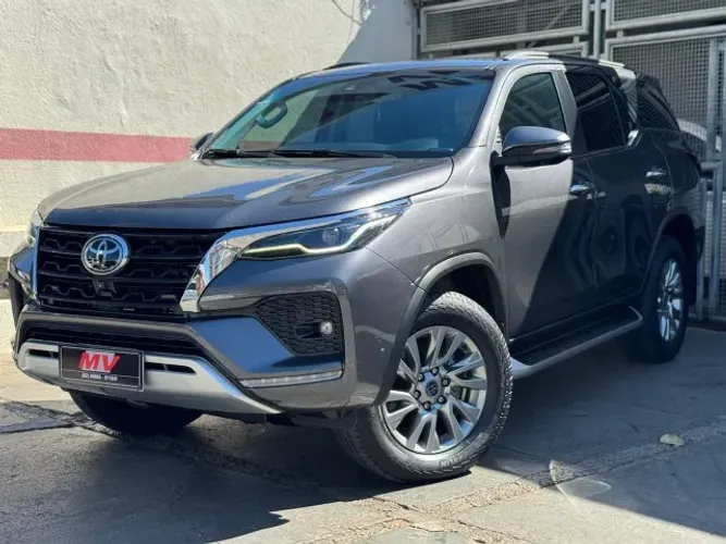 Toyota Hilux SW4 SRX 4X4 2.8 TDI 16V Dies. Aut. 2022