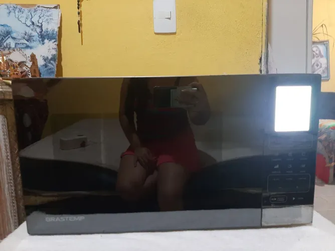 Micro-ondas Brastemp 32 Litros com Gril e Painel Integrado Espelhado