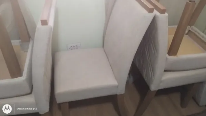 Mesa de jantar com 6 cadeiras 