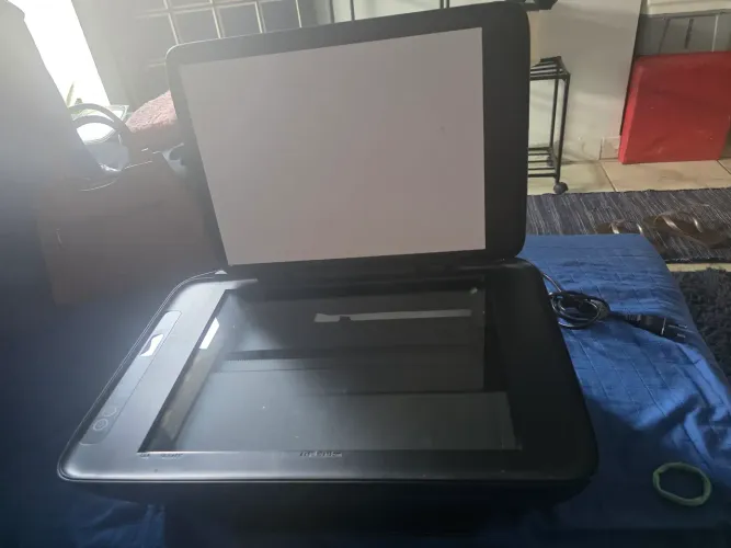 Impressora e copiadora HP, vai com 2 cartucho regarrrgavel