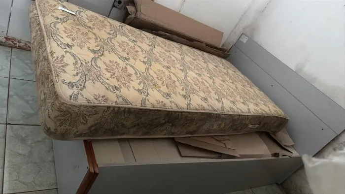 Colchão solteirão usado 98cm