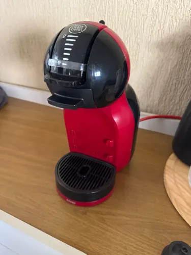 Cafeteira Dolce Gusto Seminova