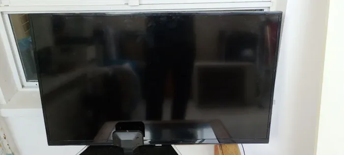 Vendo TV "43" POLEGADAS