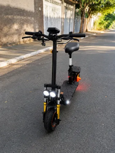 Patinete Eletrico Scooter 1200w, Assento, autonomia de até 70km - M5 Pro