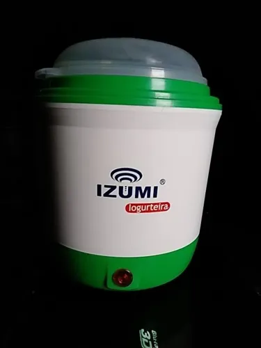 IOGURTEIRA IZUMI