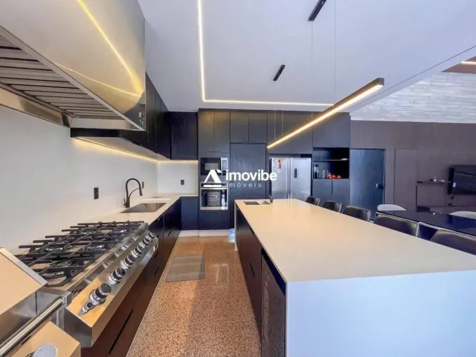 CASA CONDOMINIO - PORTEIRA FECHADA - SAUNA UMIDA - 3 SUITES - AVALIA PERMUTA -