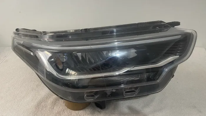 Farol Fiat Strada Full Lead lado direito 2022/2026 original