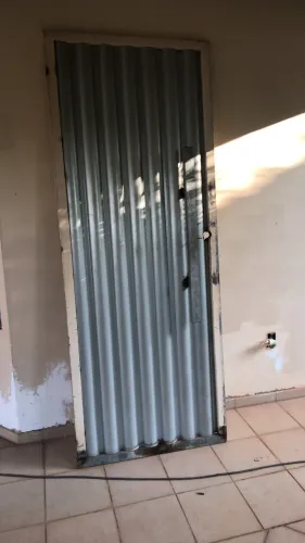 Portão galvalume pronto pra pintar (2,28M x 0,88M)