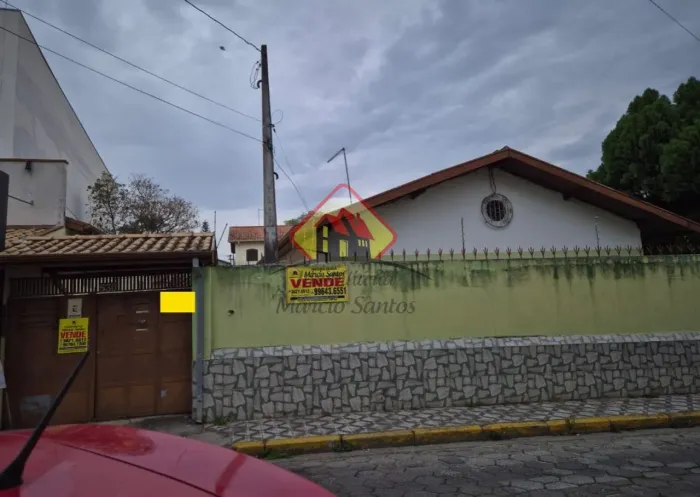 Residência Ampla e Versátil no Centro de Tremembé Ideal para Morar, Investir ou Empreender
