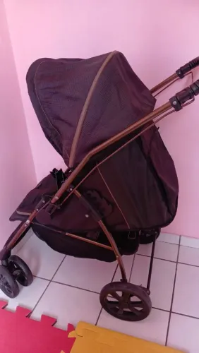 Vendo carrinho de bebê !