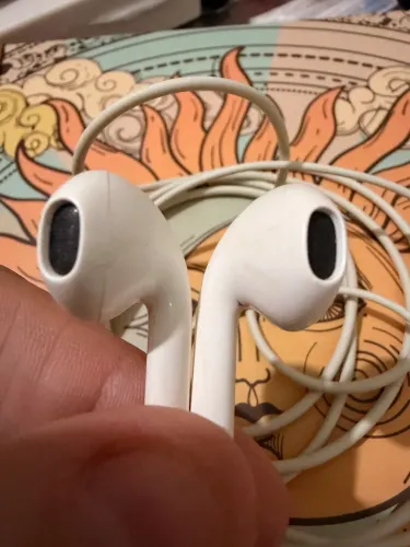 Apple EarPods com conector Lightning ?original. Usado, mas em ótimo estado