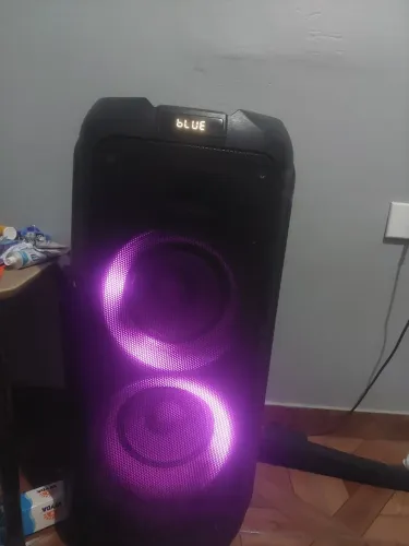 Vendo essa caixa de som Philips valor 400 ou 350 reais no pix ou dinheiro
