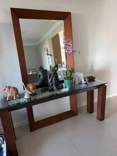 Aparador e espelho