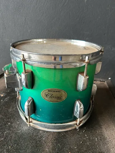  Vende-se ton de 10? bateria Michael Classic 