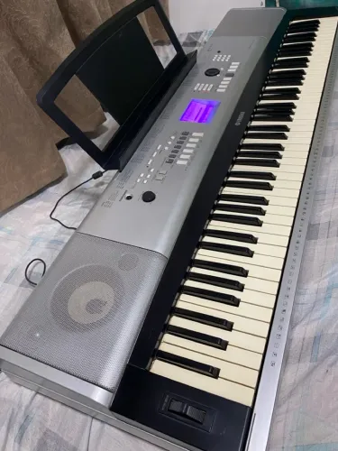 Teclado arranjador Yamaha dgx520