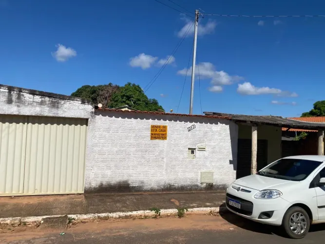 Vendo uma casa em Coração de Jesus