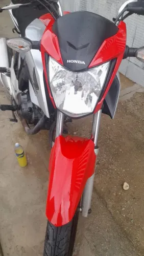 Vendo  cg titan 150 único dono só  pegar e rodar