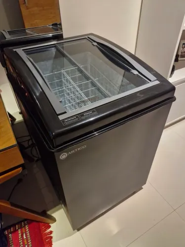 Freezer Horizontal Expositor Vitrine c/ Cestos Artico