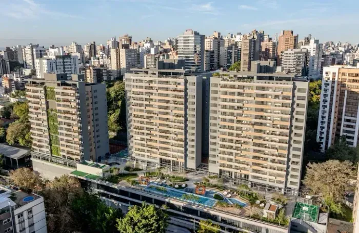 W3 imobiliária vende amplo apartamento de 175 m² com 3 vagas de garagem próximo ao Parcão,