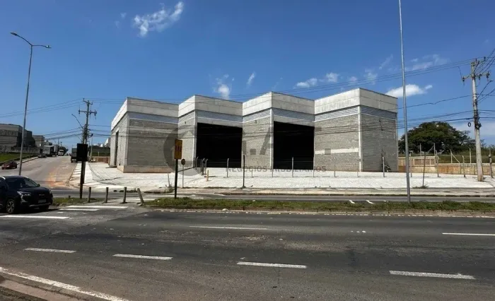 Galpão Comercial à Venda em Sorocaba-SP: 8 Banheiros, 38 Vagas de Garagem, 2.380m² no Bair