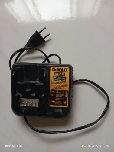 Carregador de bateria Dewalt