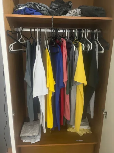 Guarda roupas2,40 larg x 2,30 alt