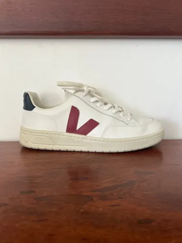 VEJA V-12
