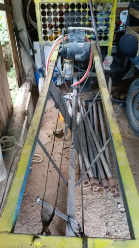 Máquina fazer poço semi artesiano 