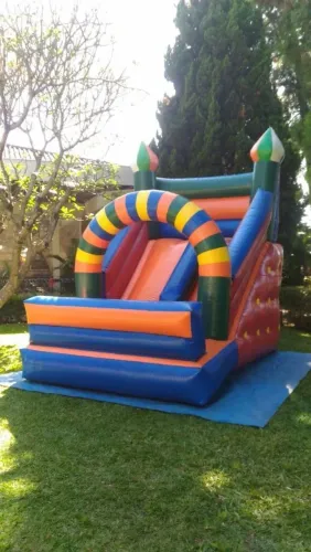 Vendo Brinquedos Infláveis, Basquete Eletrônico e Tombo Legal