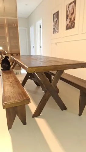 Vendo mesa para área de festas