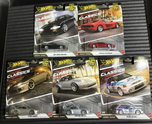 Set hot wheels Premium Modern Classics - Ferrari