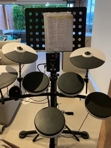 Bateria eletrônica Roland