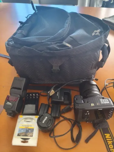 Nikon D7100 (Só 22% de Uso) + Lente 50mm 1.8D + Flash + Mochila Alhva - Kit Impecável