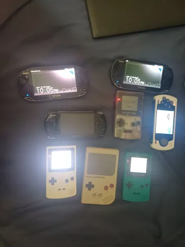 Lote de consoles portáteis game boy psp psvita sega