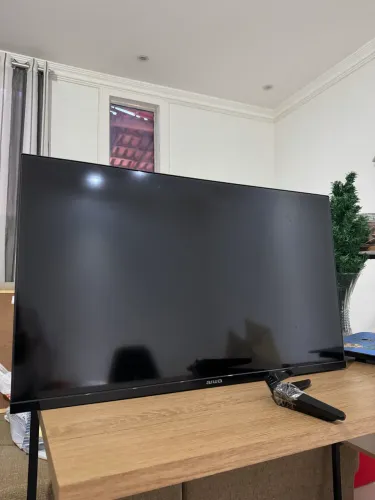 Smart TV Aiwa de 32 p + Suporte de Parede.