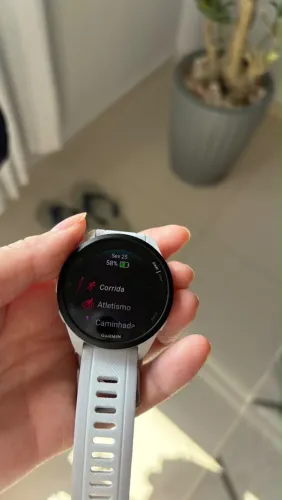 Relógio garmin 165 Music semi-novo sem detalhes