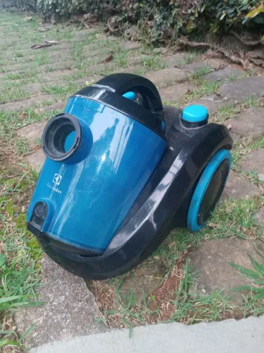 Aspirador eletrolux para retirada de peças