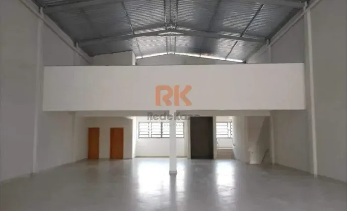 Ponto Comercial para Alugar em Copacabana, BH 875 m², Frente, 10 Vagas