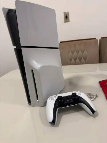 PlayStation 5 slim 1T pega mídia digital e física