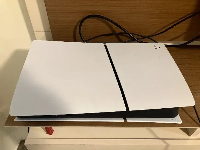 PlayStation 5 Slim Digital 825GB pouco usado