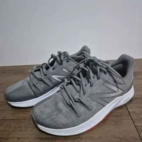 Tenis New balance dynasoft