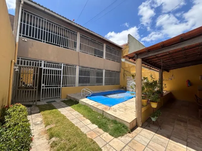 Casa com 4 dormitórios à venda, 322 m² por R$ 650.000,00 - Parangaba - Fortaleza/CE