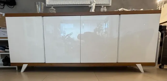 Vendo Buffet Madeira com Laca Branca 
