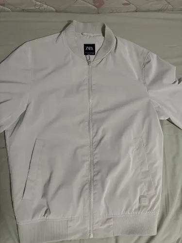 Jaqueta Zara bege bomber