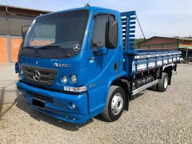 Mb accelo 815 carroceria 2013