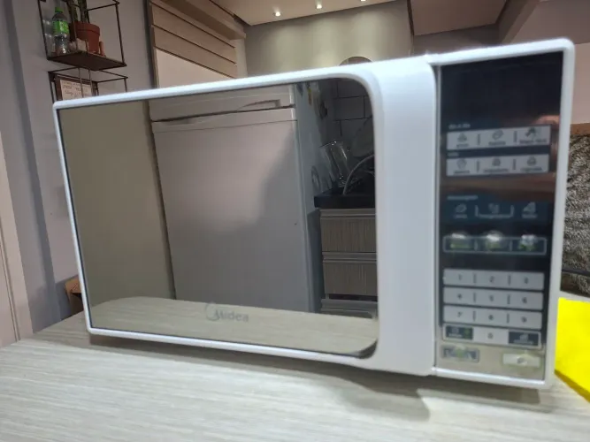 Microondas Midea usado
